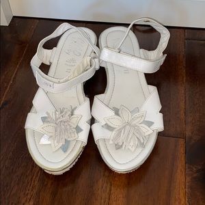 platform sandals for girl!